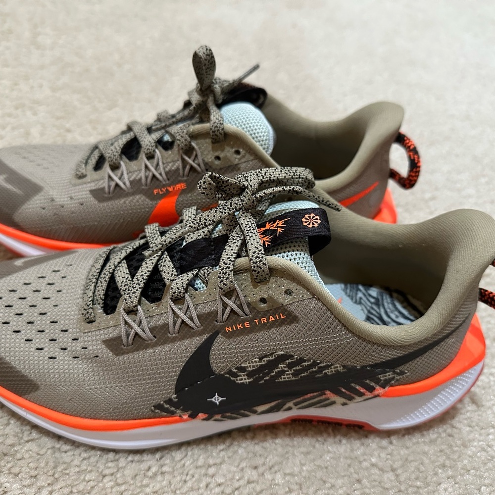 Nike Kids Sneakers - Tan and Orange